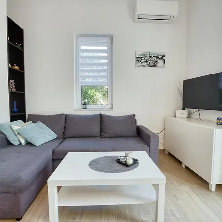 Apartment 29