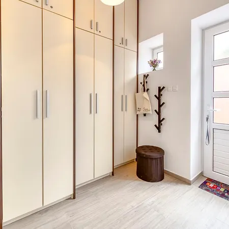 29 Apartment *