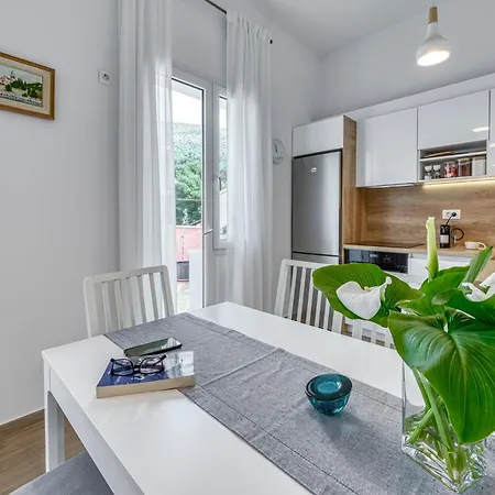 29 Apartment