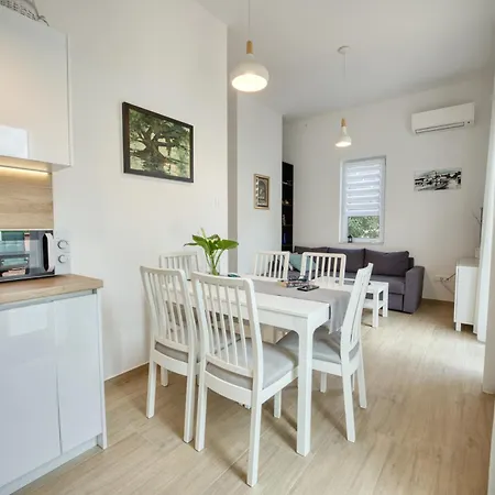 Apartment 29