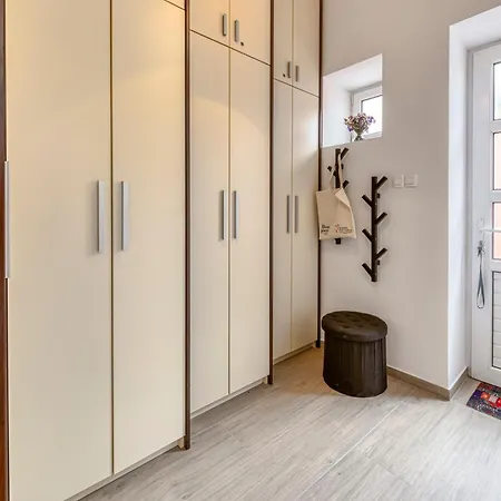 Apartment 29