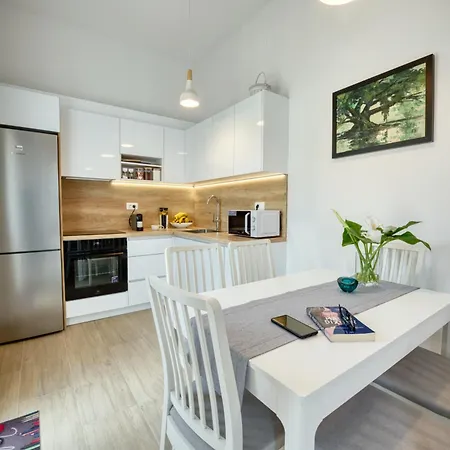 29 Apartment *